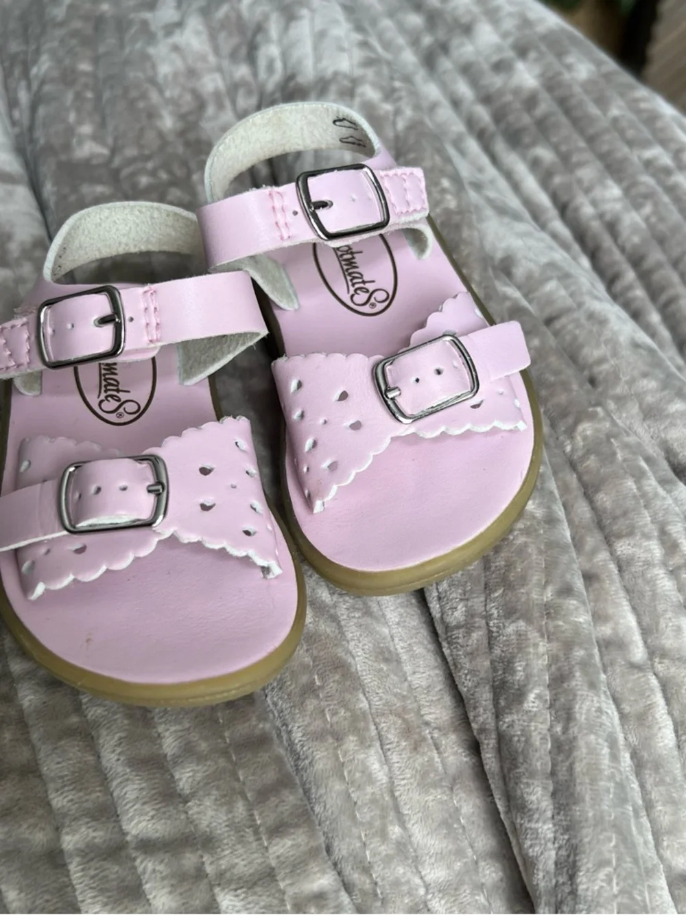 Footmates Ariel Pink Sandals - Classic Strappy Style; size 4. - Picture 5 of 9